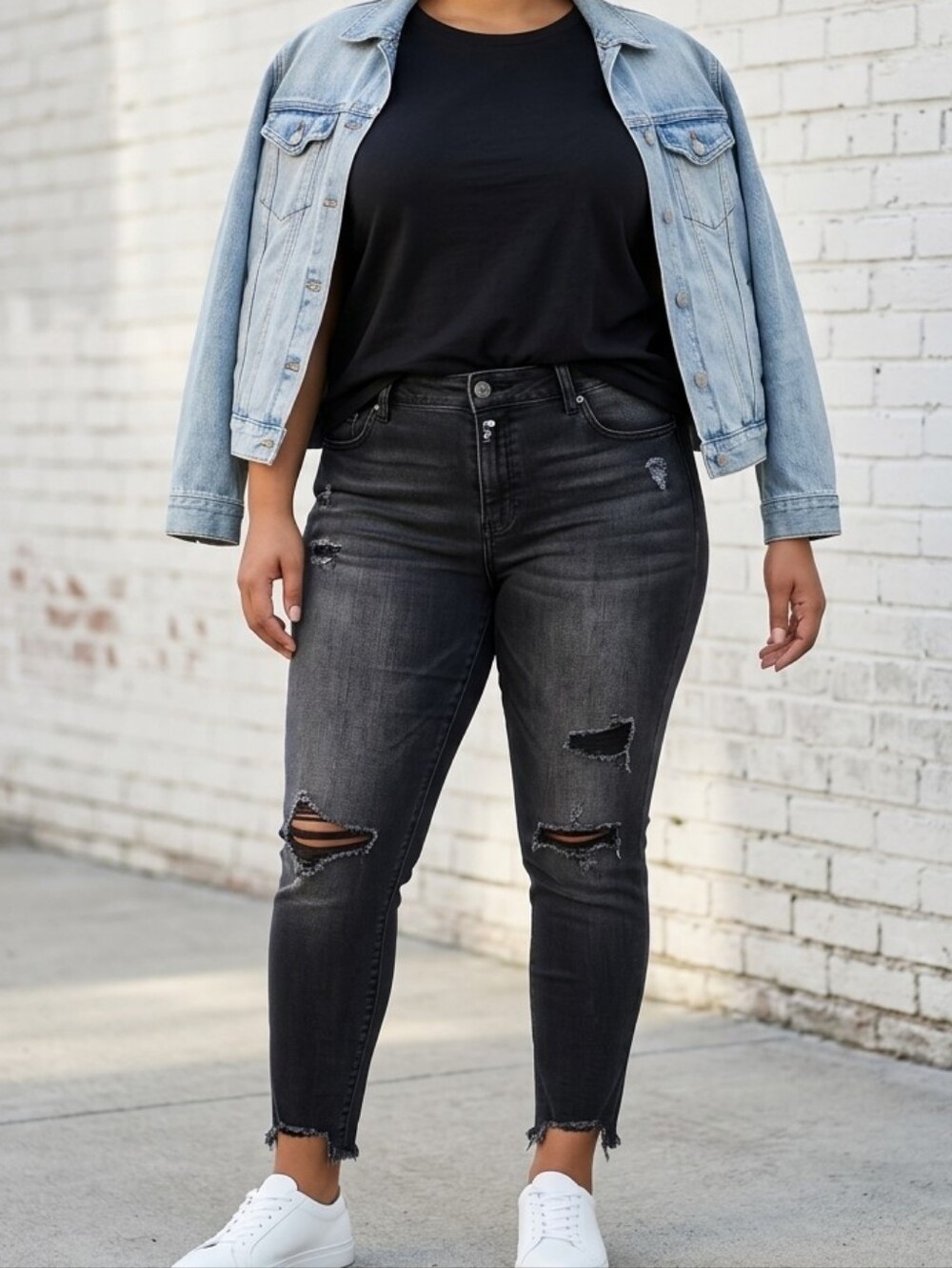 Torrid Women's‎ 20S Distressed Black Wash Skinny Jeans Jeggings